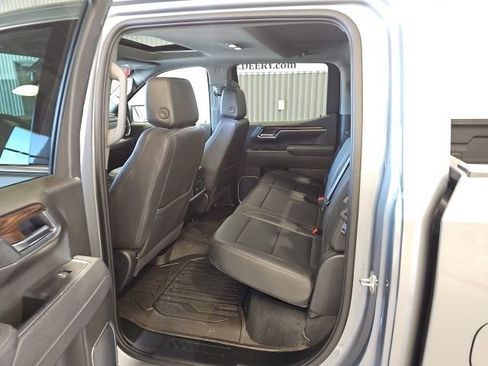 Used 2025 GMC Sierra 1500 SLT w/ SLT Premium Plus Package AWD/4WD image 18