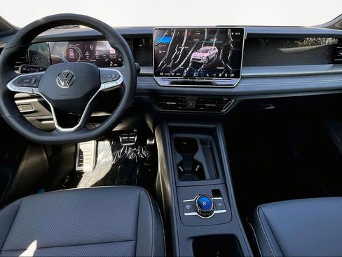 New 2026 Volkswagen Tiguan SE R-Line image 7