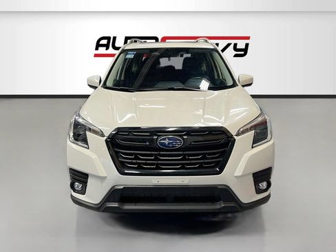 Used 2024 Subaru Forester Premium AWD/4WD image 2