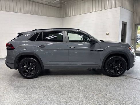 Used 2026 Volkswagen Atlas Cross Sport SEL R-Line AWD/4WD image 8
