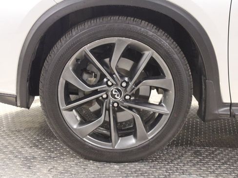 Used 2019 INFINITI QX50 Essential w/ Sensory Package image 24