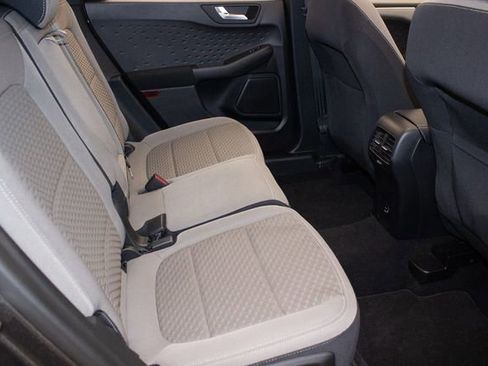 Used 2020 Ford Escape SE image 12