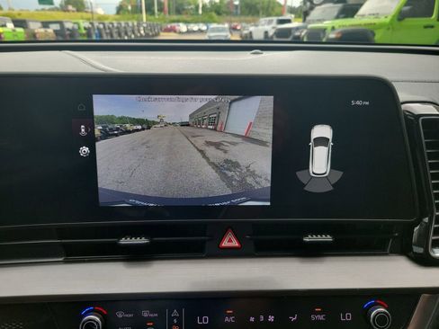Used 2023 Kia Sportage EX FWD image 34