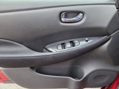 Used 2018 Nissan Leaf SV w/ SV All Weather Package image 32