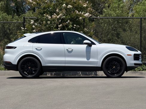 Certified 2026 Porsche Cayenne Coupe AWD/4WD image 8