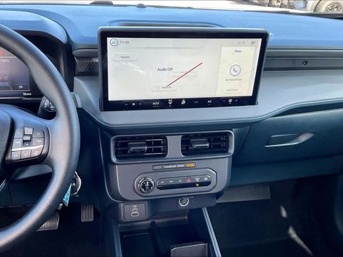 New 2025 Ford Maverick XL image 6