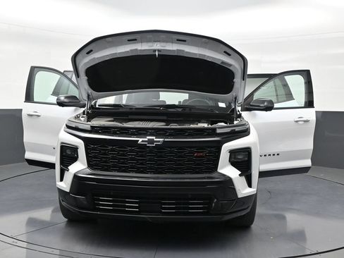 Used 2024 Chevrolet Traverse RS FWD image 33