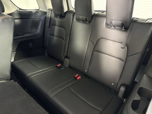 Certified 2025 Nissan Pathfinder Platinum w/ Black Appearance Package AWD/4WD image 27