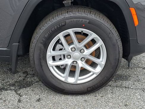 New 2026 Jeep Grand Cherokee Laredo image 6