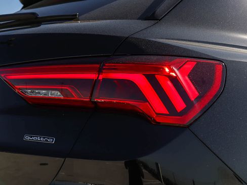 Used 2025 Audi Q3 2.0T Premium w/ Convenience Package image 10