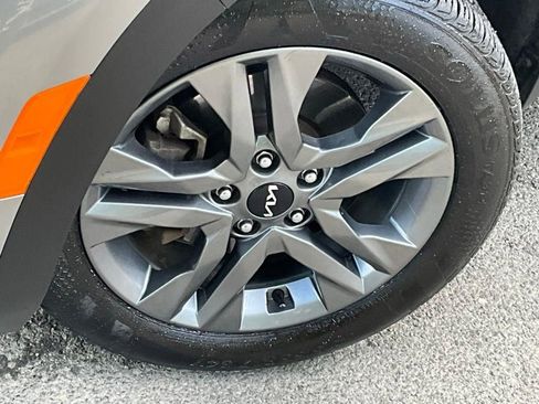 Used 2023 Kia Seltos LX image 4