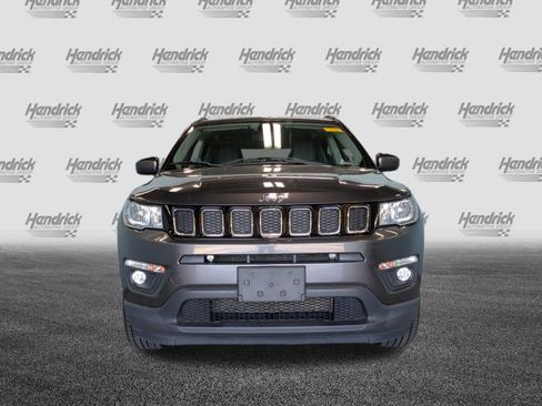 Used 2019 Jeep Compass Latitude w/ Cold Weather Group AWD/4WD image 6
