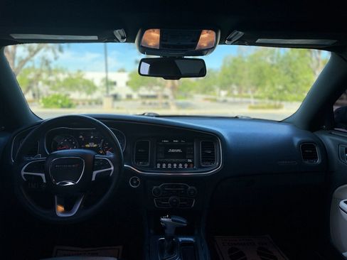 Used 2017 Dodge Charger R/T w/ Plus Group RWD image 18