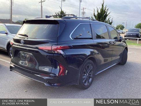 Used 2024 Toyota Sienna XSE image 6