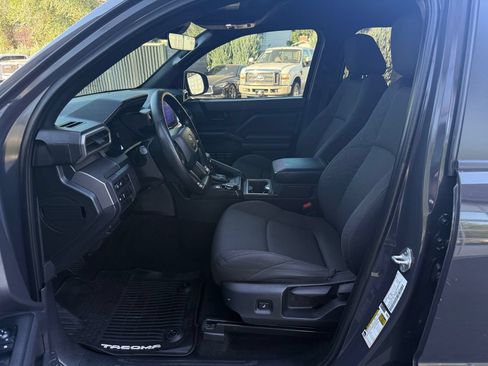Used 2024 Toyota Tacoma SR5 AWD/4WD image 18