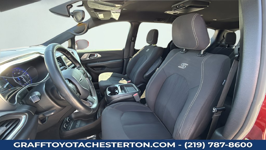 Used 2019 Chrysler Pacifica Touring Plus w/ S Appearance Package FWD image 23