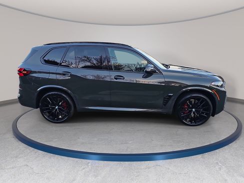 New 2026 BMW X5 xDrive40i w/ M Sport Package AWD/4WD image 4
