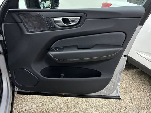 Certified 2022 Volvo XC60 B6 R-Design w/ Advanced Package image 20