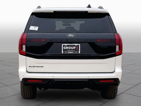 New 2026 Ford Expedition Platinum w/ Stealth Appearance Package AWD/4WD image 4