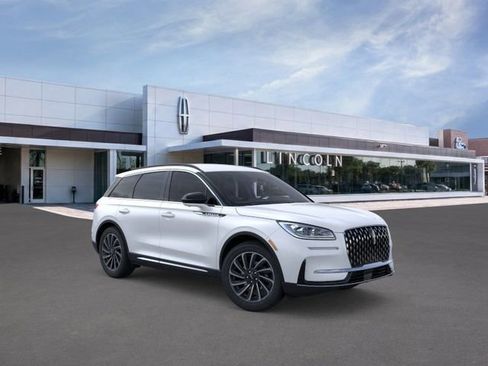 New 2026 Lincoln Corsair Reserve FWD image 8