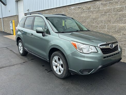 Used 2016 Subaru Forester 2.5i Premium w/ Popular Package #2 AWD/4WD image 3