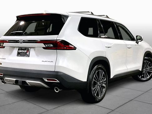 Used 2025 Toyota Grand Highlander AWD Hybrid image 12