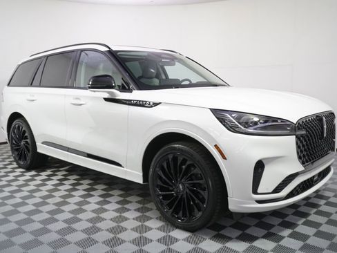 New 2026 Lincoln Aviator Reserve w/ Jet Appearance Package AWD/4WD image 8