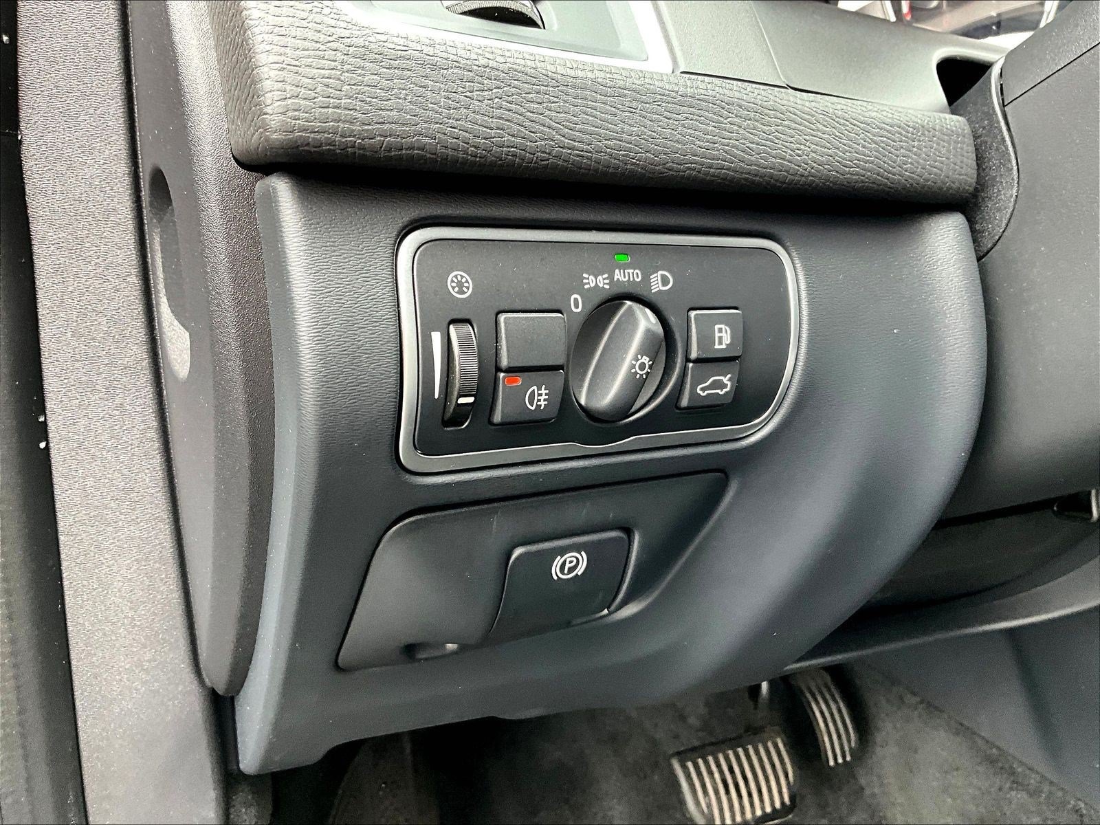 Used 2017 Volvo XC60 T6 Inscription w/ Climate Package AWD/4WD image 38