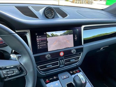 Used 2025 Porsche Macan image 14