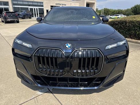 Used 2026 BMW 760i xDrive w/ Executive Package AWD/4WD image 2