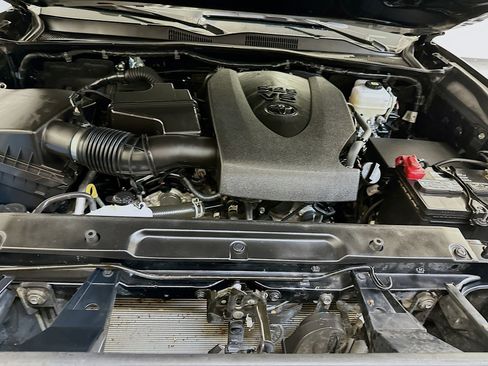 Used 2023 Toyota Tacoma TRD Off-Road w/ Technology Package image 34