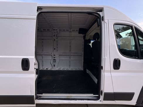 Used 2023 RAM ProMaster 2500 FWD image 31