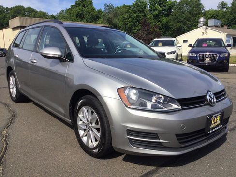 Used 2016 Volkswagen Golf S FWD image 6