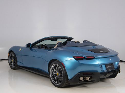 Certified 2025 Ferrari Roma Spider RWD image 2
