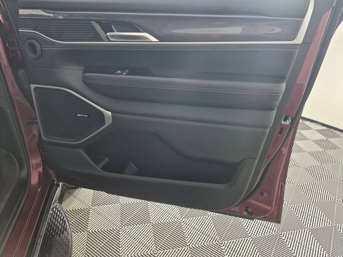 Used 2024 Jeep Wagoneer 4WD w/ Premium Group I image 38