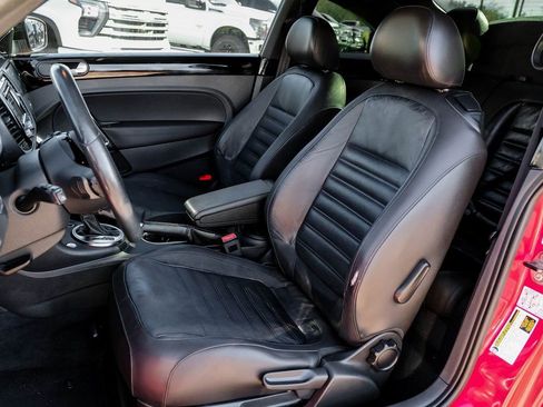 Used 2014 Volkswagen Beetle R-Line image 30