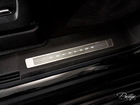 Used 2025 Cadillac Escalade ESV V AWD/4WD image 36
