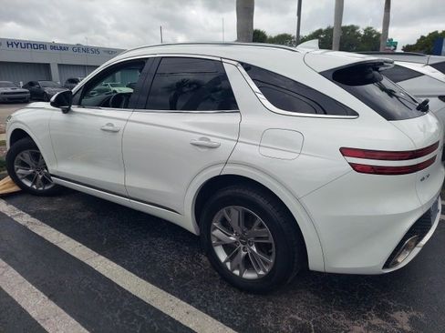 Used 2022 Genesis GV70 2.5T image 4