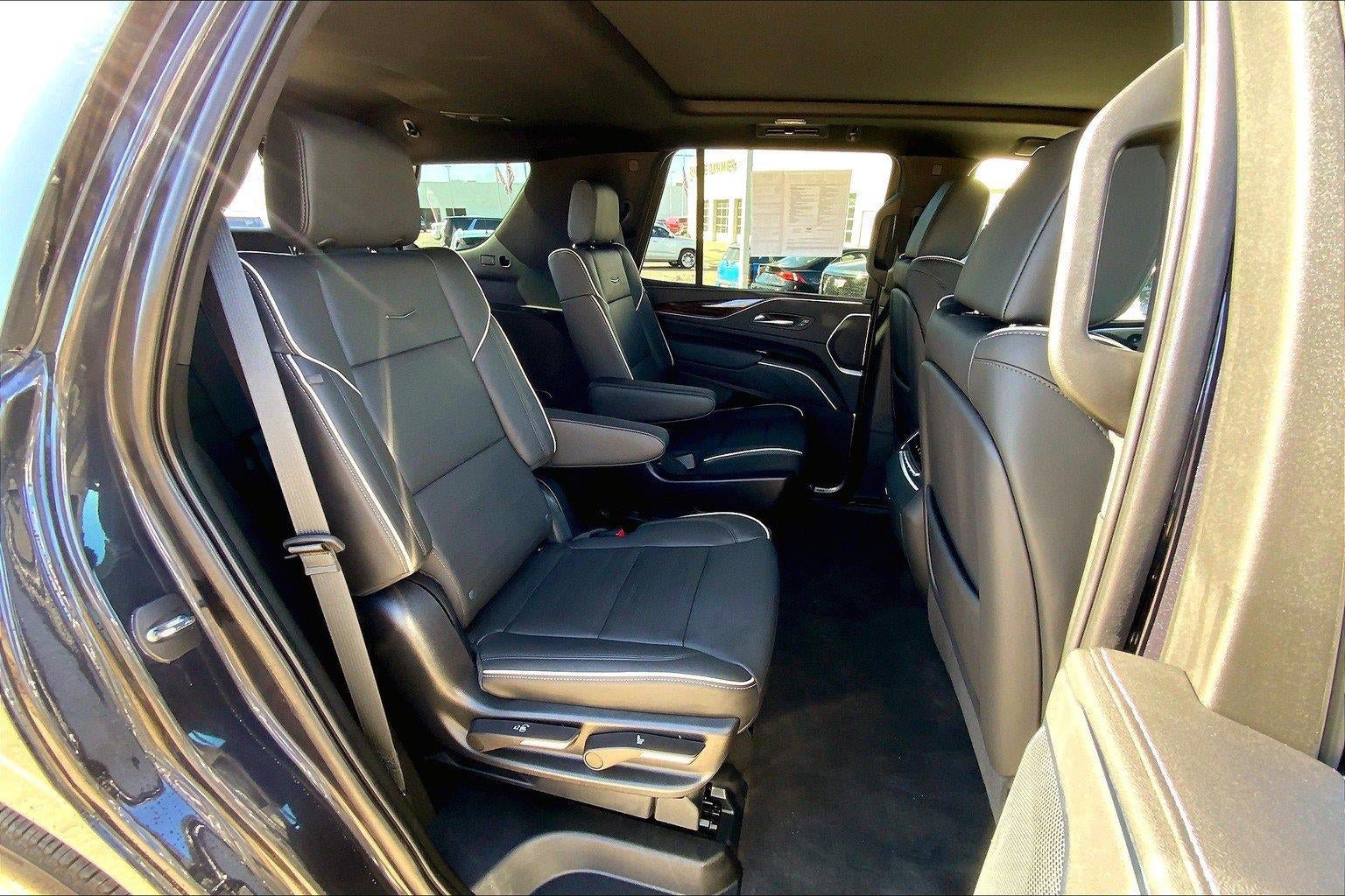Used 2022 Cadillac Escalade Premium Luxury AWD/4WD image 22