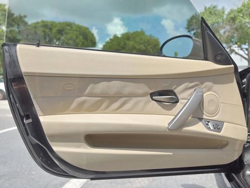 Used 2003 BMW Z4 2.5i image 11