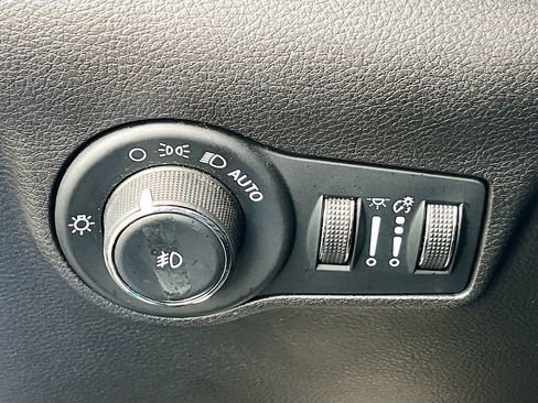 Used 2023 Jeep Compass Latitude AWD/4WD image 10
