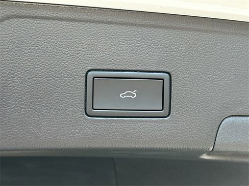 New 2026 Volkswagen Atlas Cross Sport SEL Premium R-Line image 19