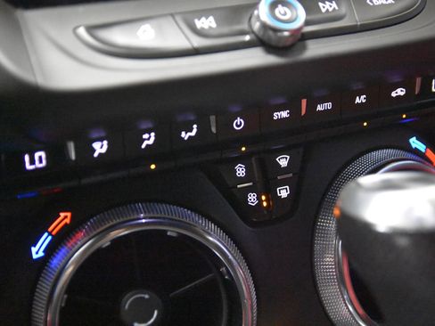 Used 2020 Chevrolet Camaro SS RWD image 28