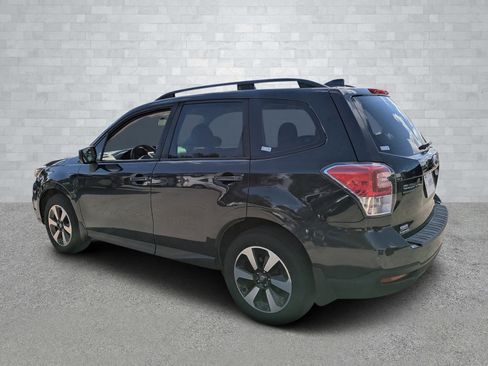 Used 2017 Subaru Forester 2.5i w/ Alloy Wheel Package image 7