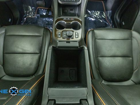 Used 2023 GMC Acadia AT4 w/ Technology Package image 34