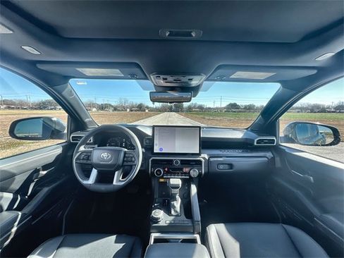 Used 2025 Toyota Tacoma Limited image 19