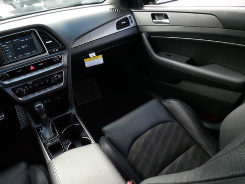 Used 2018 Hyundai Sonata Sport w/ Cargo Package image 11