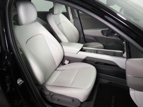 Used 2023 Hyundai Ioniq 6 SEL image 2