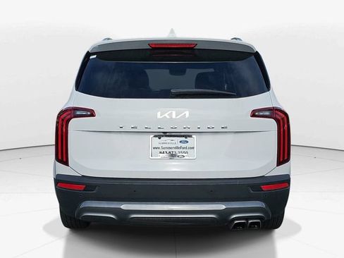 Used 2022 Kia Telluride EX w/ EX Premium Package FWD image 4