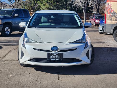 Used 2018 Toyota Prius Four image 5
